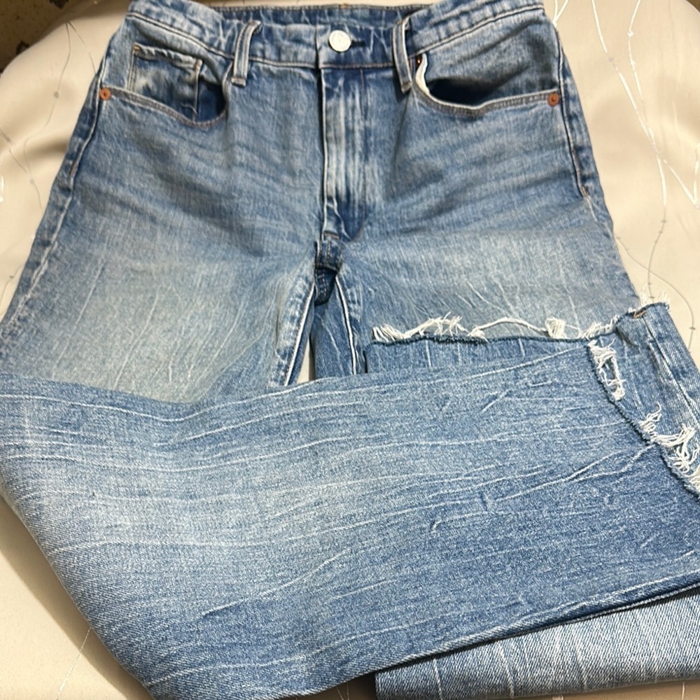 Classic Blue Straight Jeans with Distressed Knee